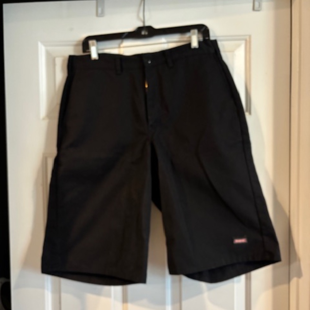 Dickies Authentic Men’s NEW black shorts 34" x 24"L